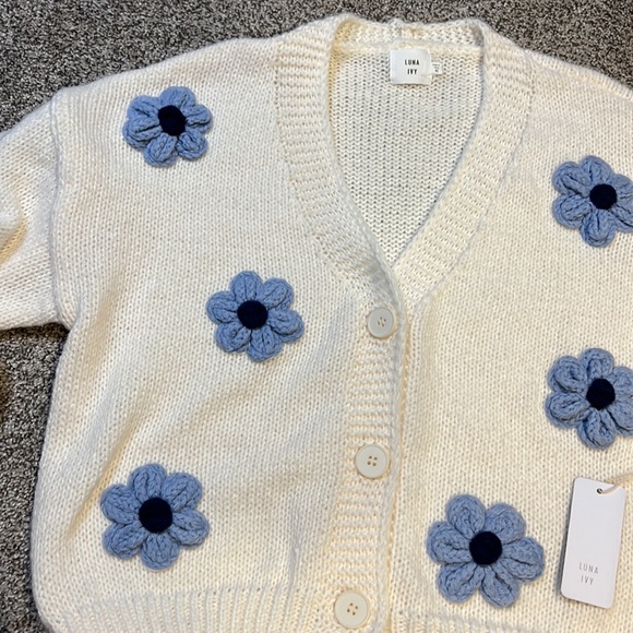 Luna Ivy Cardigan Sweater NWT - Picture 5 of 10